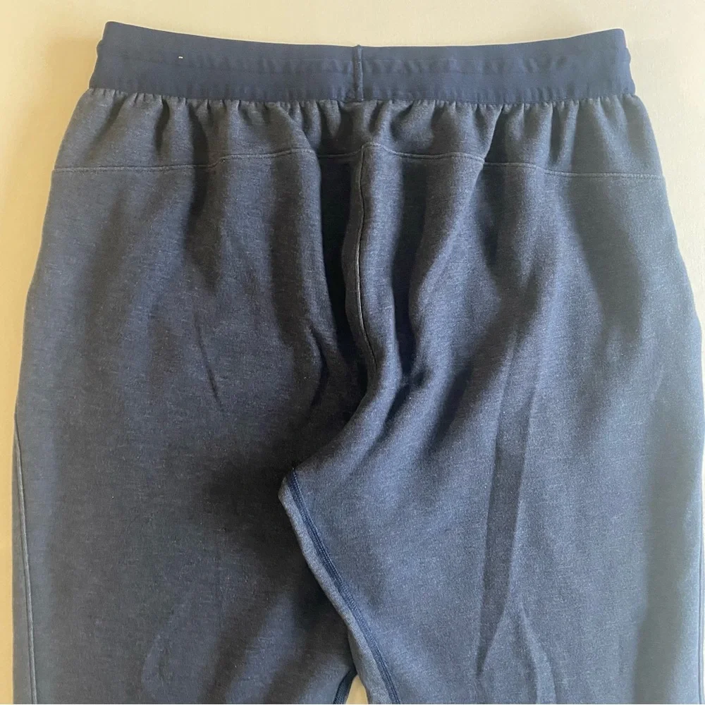 Nike Yoga Training Pants Men L Gym Active Essentials Performance Fleece